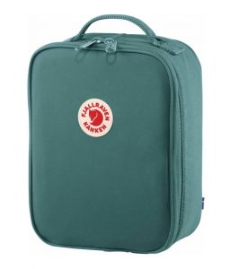 En Fjällräven Kånken Mini Cooler i Frost Green
